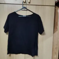 GU ブラック Vネック 半袖Tシャツ