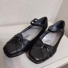美品 アシックス ペダラ 23.0 EEE 黒 ストラップパンプス 本革 日本製のサムネイル