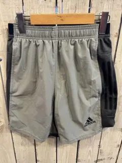 □adidas グレー　ハーフパンツ
