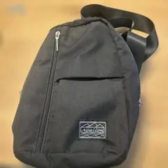 ブラック ショルダーバッグ