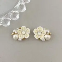 no.186 アイボリー　花ビジュー ピアスイヤリング　袴　卒業式　結婚式