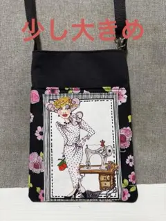 スマホショルダーバッグ　ミニサコッシュ　ロラライハリス　ハンドメイド