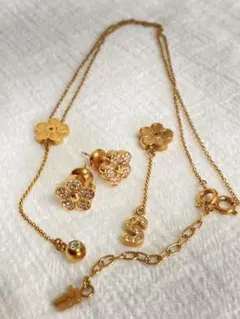 フォリフォリネックレス、ピアスセット