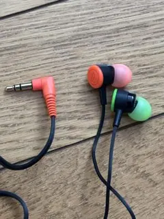 Audio-Technica 有線イヤホン 左右非対称カラーのサムネイル