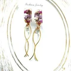 1810.スワロ入り♡ しずく型レジンピアス♡ - メルカリ