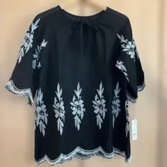黒の白花柄刺繍入り五分袖コットンチュニック Fサイズ　【新品】