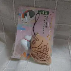 夏目友人帳　ぬいぐるみ付フィギュアストラップ　たいやき