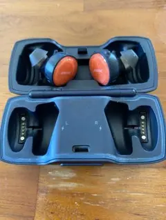 Bose ワイヤレスイヤホン オレンジとブラック