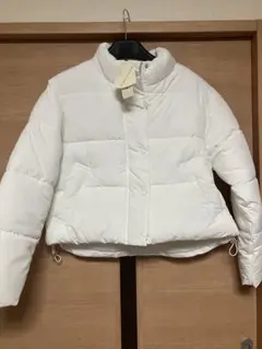 ホワイト ダウンジャケット