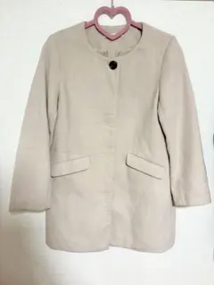 ノーカラーコート ピンクベージュ シンプル