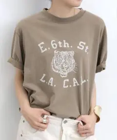 アパルトモン【レミ レリーフCONFORM TEE】 - メルカリ