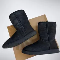良品✨　UGG アグ　ブーツ　W CLASSIC SHORT ブラック　24㎝
