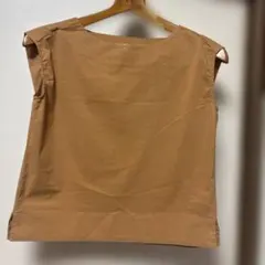 テチチ Te chichi マスタード色 ノースリーブブラウス・カットソー