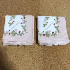 お値下げ　新品未使用　WEDGWOOD いちご柄 フェイスタオル 2枚セット