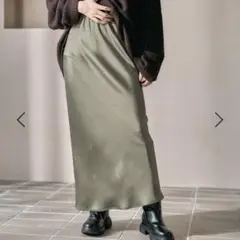 新品タグあり　LEPSIM ストレッチサテンスカート　(カーキ)フリーサイズ