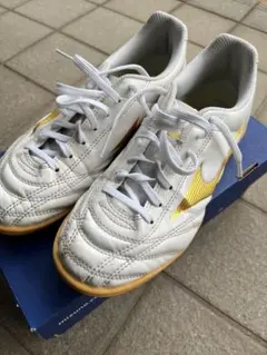 フットサルシューズ 23.5 室内