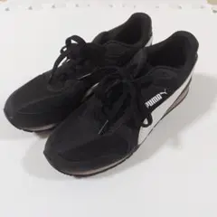 PUMA ブラック ホワイト ランニングシューズ