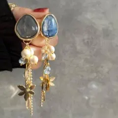 大ぶりブルー＆ゴールド✳︎つぶつぶロング✳︎コットンパール✳︎ハンドメイドピアス
