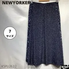 美品NEWYORKER サイドプリーツ スカート 膝丈 ドット柄 ネイビー 7号のサムネイル