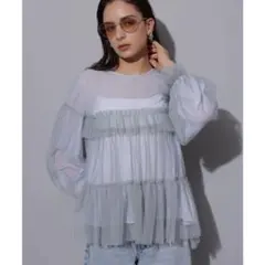 最終お値下げ！美品！アルページュストーリー　チュールブラウスのサムネイル