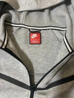 Nike グレー ジップアップパーカー キッズS