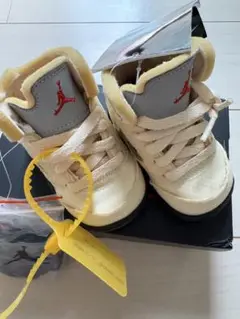 Air Jordan 5 ベビーシューズ クリーム色