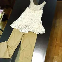 【2つセット！】UNIQLOベージュパンツ＆白ノンスリーブトップス♡ユニクロ♡