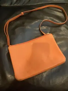 CELINE オレンジ レザー ショルダーバッグ