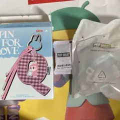 POP MART Pin for Love アクリルキーホルダー【&】