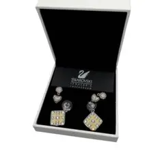 箱付き　スワロフスキー　ピアス下がり型　2点セット