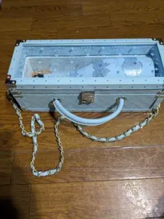 ライトブルーボックス型バッグ