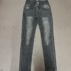 SUREVEのハイウエストスキニージーンズとオフショルダートップスの３点セット