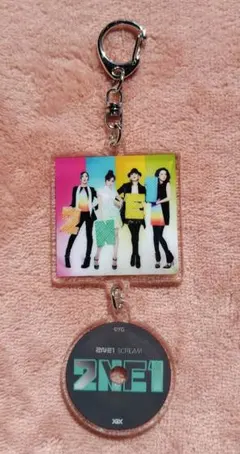 2NE1 CDジャケットキーホルダー SCREAM