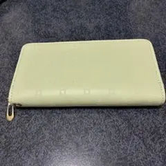 ライトグリーン エンボス加工 長財布