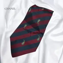 CHANEL　ネクタイ　ボルドー　赤緑　総柄　　　シルク100％のサムネイル