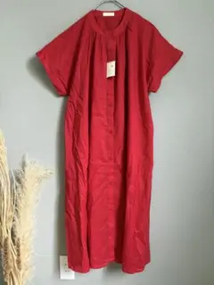 アースミュージック＆エコロジー　新品　ノーカラーシャツワンピース　レッド