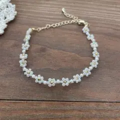 花モチーフ ビーズブレスレット