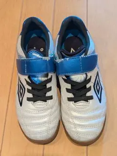 Umbro サッカーシューズ　室内　 ホワイト/ブルー