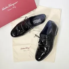 美品 フェラガモ ROGAN エナメル ドレスシューズ 黒 イタリア製 9EEE 美品 フェラガモ ROGAN エナメル ドレスシューズ 黒 イタリア製 9EEE