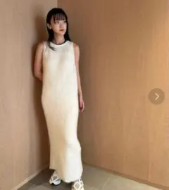 emmi シャギーニットワンピース