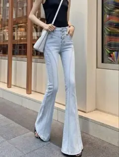 ライトブルーブーツカットデニム