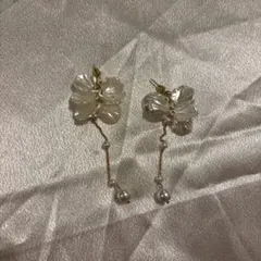 結婚式　ジュエリー　花モチーフ パール付きピアス