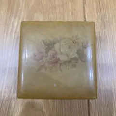 イタリア製 アラバスタ(雪花石膏)の小物入れ - メルカリ