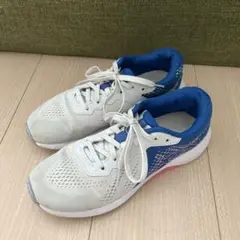 asics スニーカー　23.5cm