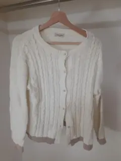 ホワイト ケーブルニット カーディガン