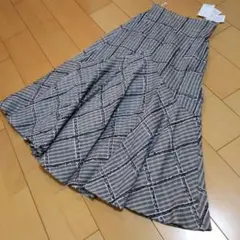 ジャスグリッティー　　チェックジャガードマーメイドスカート　新品タグ付き