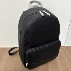 新品未使用　TOMMY HILFIGER ブラックリュックのサムネイル