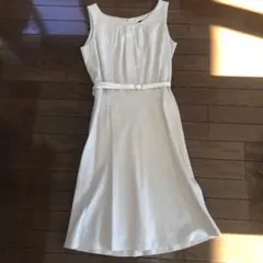 ホワイトノースリーブAラインドレス