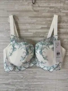 E85」トリンプ 天使のブラ スリムライン 極上ライト634 ブラジャー