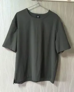 H&M 半袖 クロップド丈 トップス カーキ Lサイズのサムネイル